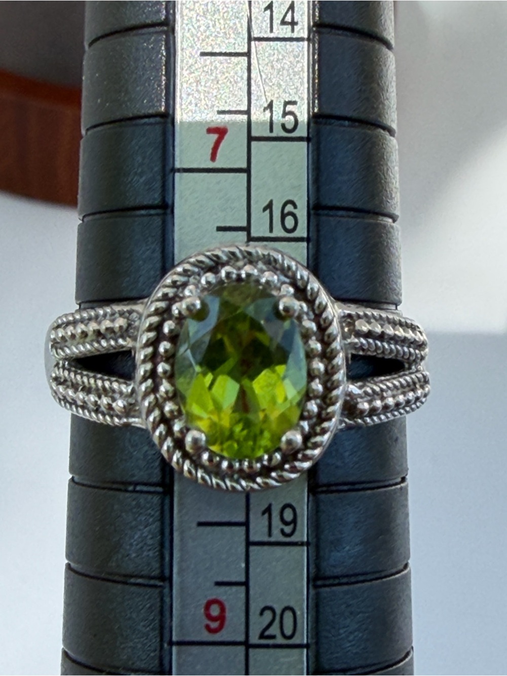 925 Sterling Silver Peridot-Color Oval Ring - Green Gem